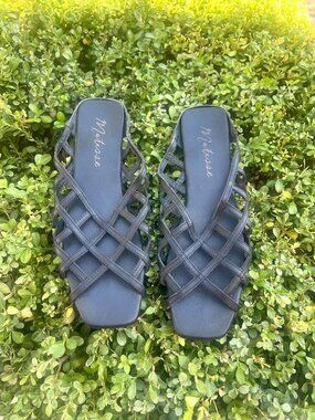 Matisse Black Leather Spiral Slip On Sandals - Size 9
